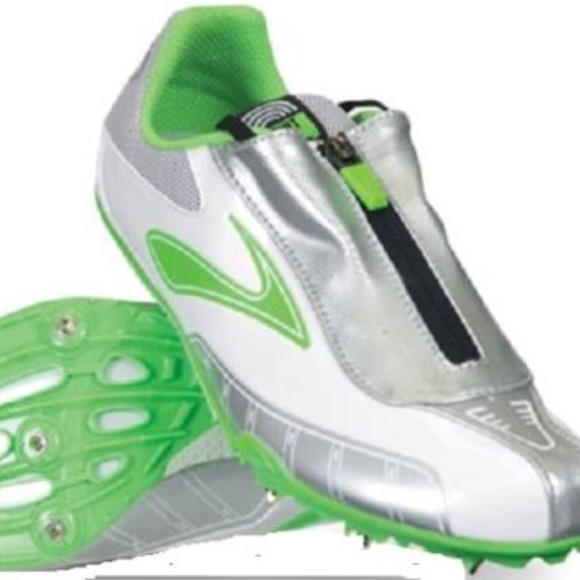 brooks sprinting spikes
